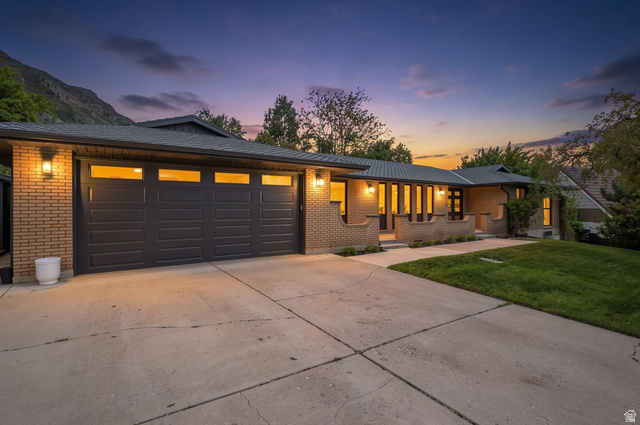 4150  Dover Ln
                     MLS #2160913