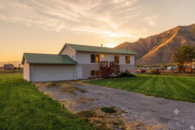 Main photo for 1613 E Sunset