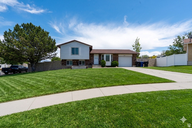 3689 S Lasso Loop Cir
                     MLS #2161061