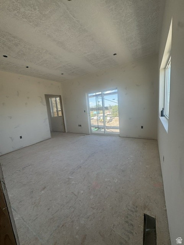Property in Sunset - View 4