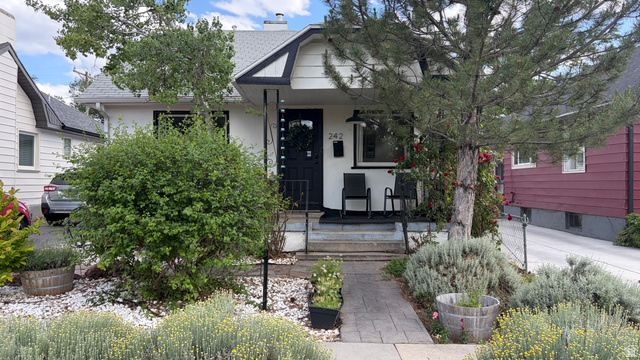 242 E Downington Ave
                     MLS #2161142