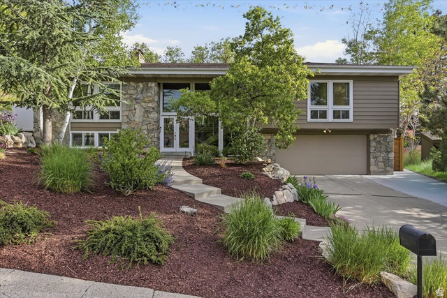 3290 E Fairfield Rd
                     MLS #2161240