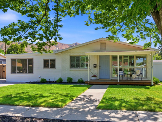 1212 N Buccaneer Dr
                     MLS #2161302
