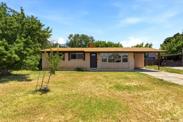 878 N Garnet
                     MLS #2161374