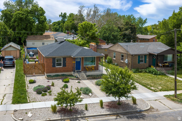 961  33rd St
                     MLS #2161443