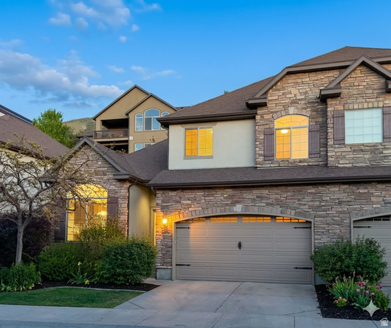 318 E Nechatel Dr
                     MLS #2161483