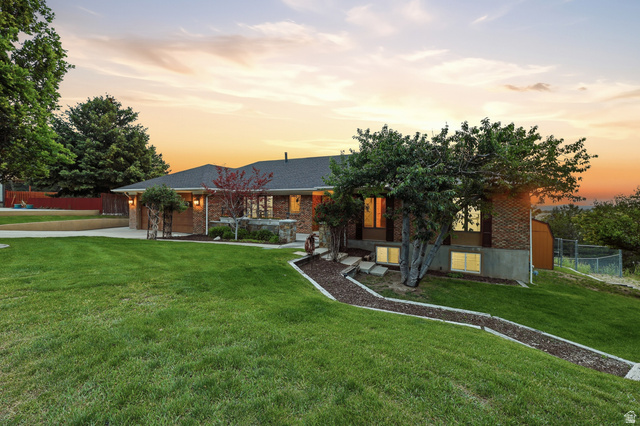 2342 E Charros Rd
                     MLS #2161672