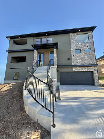708 E EDGEWOOD DR.