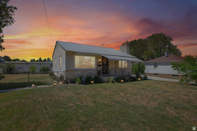 1433 E 8th St
                     MLS #2161759