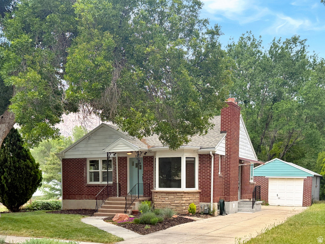 1000  Adams Ave
                     MLS #2161774