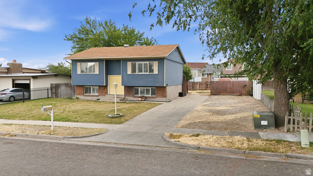3893 S Lorna Dr
                     MLS #2161798