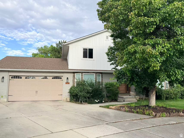 1725 E Faunsdale Cir
                     MLS #2161897