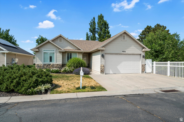 1606 W Seneca Dr
                     MLS #2161899