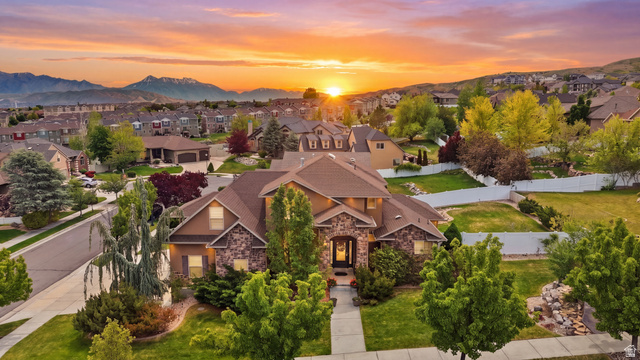 14561 S Sun Bloom Ln
                     MLS #2161919