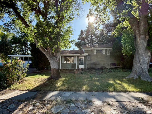 4220 S Mackay St
                     MLS #2161970