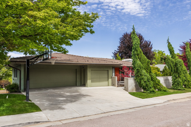 1116 S Bonneville Dr
                     MLS #2162193