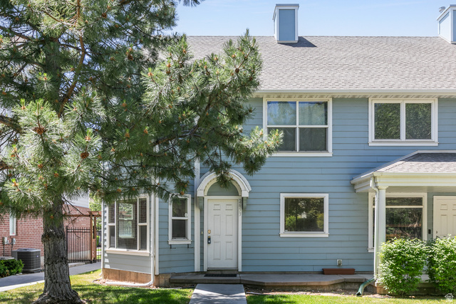 Main photo for 2653  Jefferson Ave