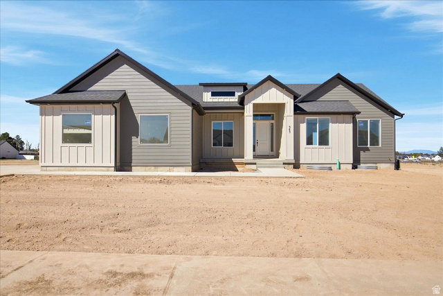 343 E Dutton Cour #111
                     MLS #2162298