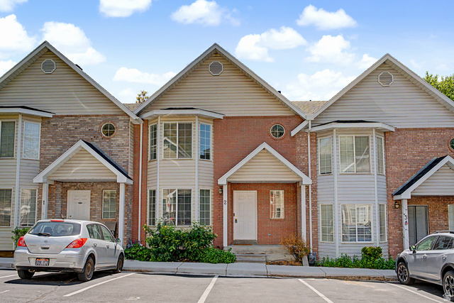 2058 S California Ave  #2
                     MLS #2162332