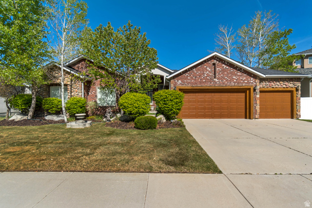 533 E Jade Park Ln
                     MLS #2162453