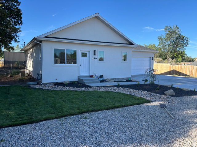 240 E 200 S
                     MLS #2162456