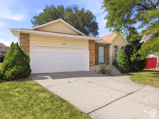 6636 S Milfoil Cir
                     MLS #2162465