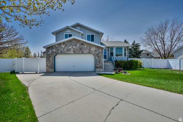 1045 W Ranch Park Dr
