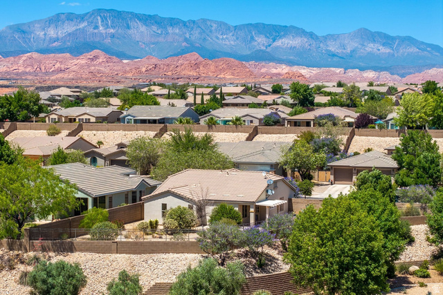 2556 E Canyon Ranch Dr
                     MLS #2162611