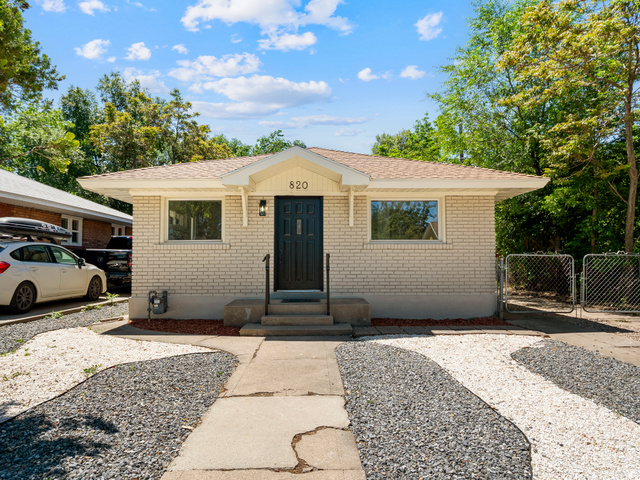 820 E Elm Ave
                     MLS #2162636