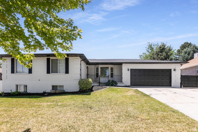 3063 W Holdershill Ln
                     MLS #2162637
