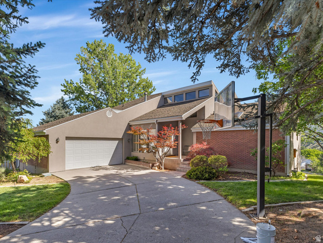 8903 S Cobble Crest Ln
                     MLS #2162639