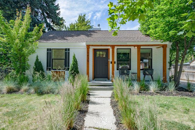 1934 E Redondo Ave
                     MLS #2162693