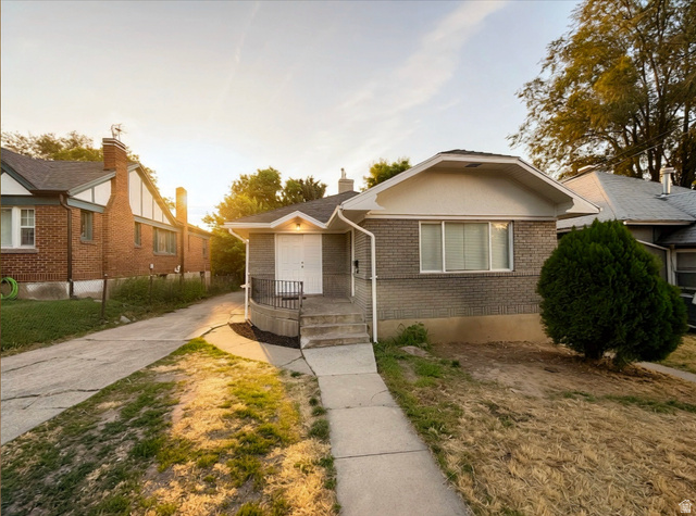 619  28 Th St
                     MLS #2162706