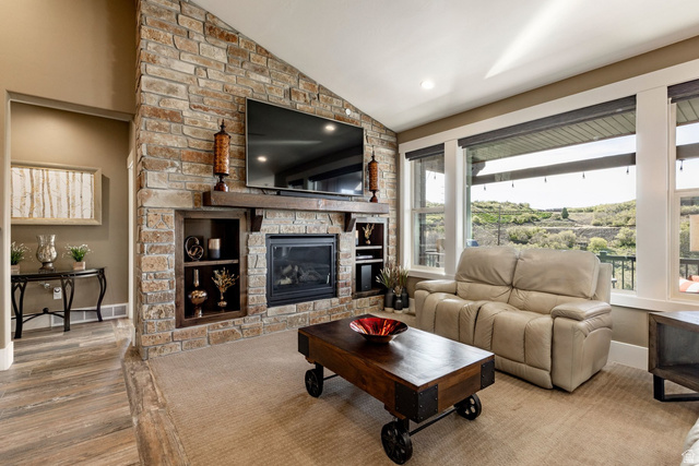 Main photo for 1754 E Longview Dr