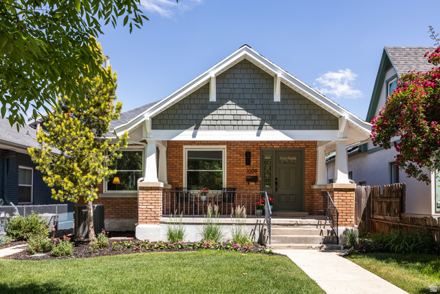 1009 E Wilson Ave
                     MLS #2162806