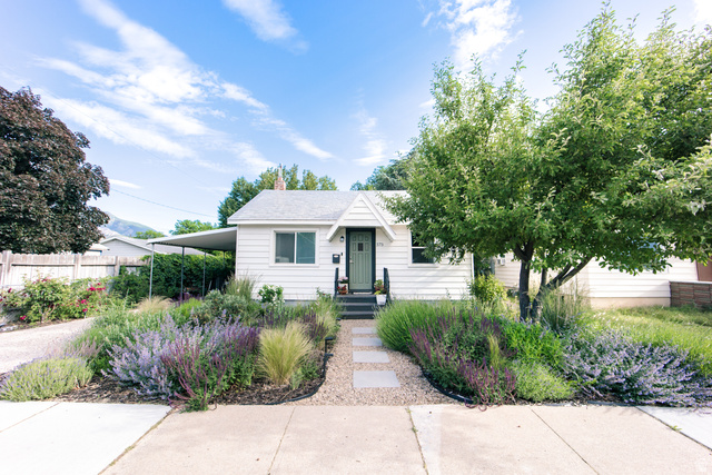 573 E 16th St
                     MLS #2162842