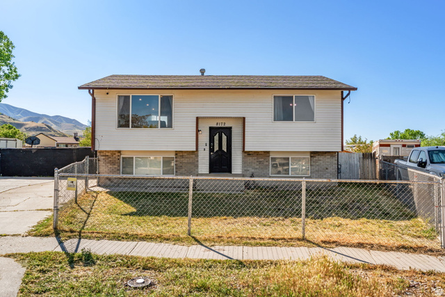 8172 W Bowler Cir
                     MLS #2162858