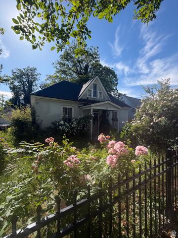 1812 S Park St
                     MLS #2162888