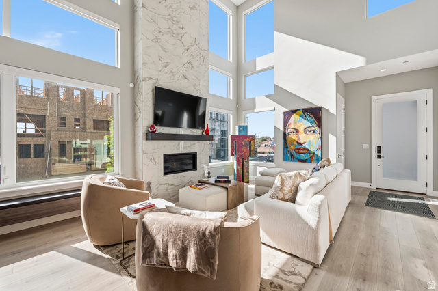 4922  Beverly Ct
                     MLS #2162939