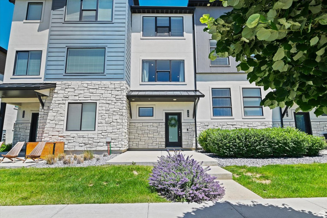 768 W Harvest Glen Rd
                     MLS #2162968