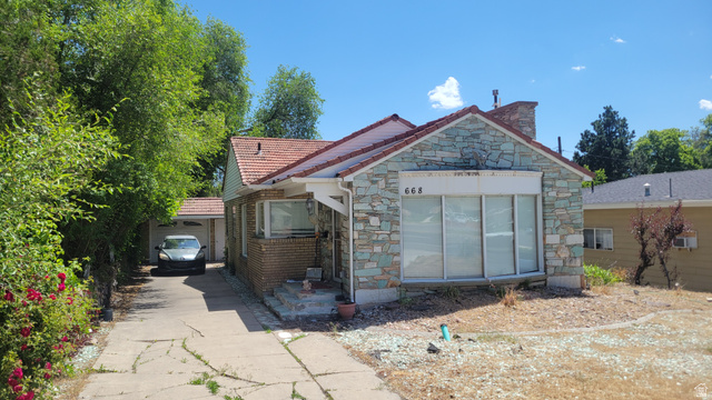 668 E 400 N
                     MLS #2162991