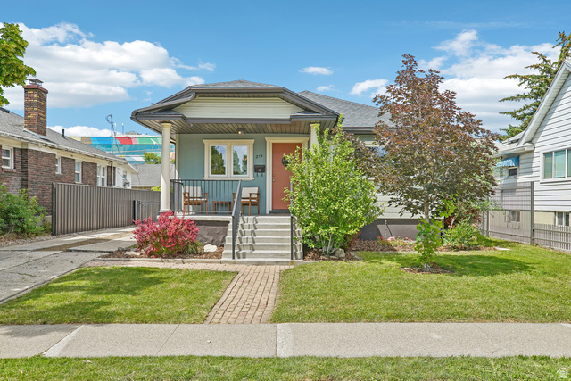 219 E Whitlock Ave
                     MLS #2163003