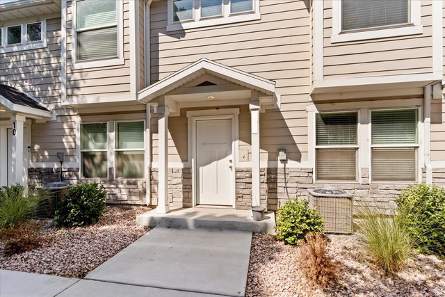 Main photo for 1173 W Shady Ln #8