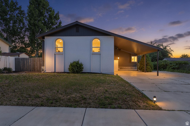 432 E Calnette Dr
                     MLS #2163097