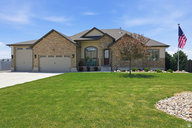 1318 E Abigail Ln
                     MLS #2163118