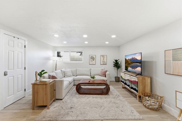 301 E 2700 S #1
                     MLS #2163135