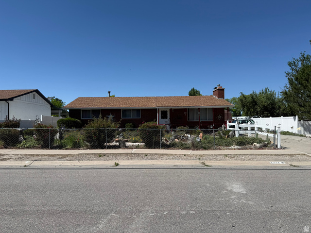 2322 W Surrey Rd
                     MLS #2163259