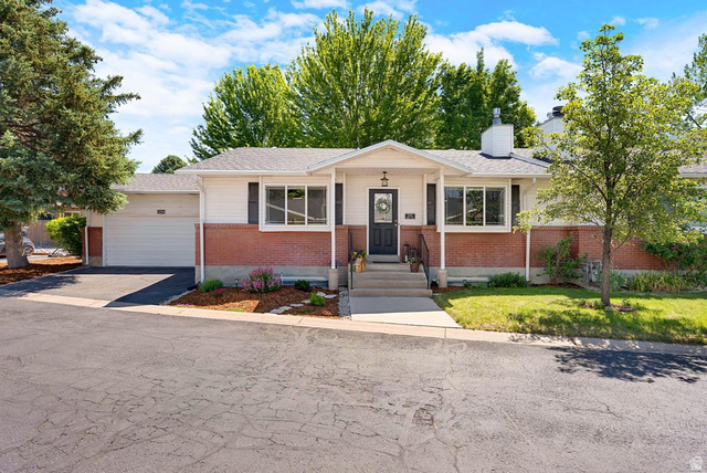 Main photo for 3294 E Bengal Blvd