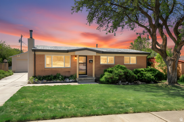 1439 E 6th St
                     MLS #2163328