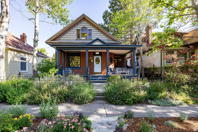 810 E 1st Ave
                     MLS #2163341
